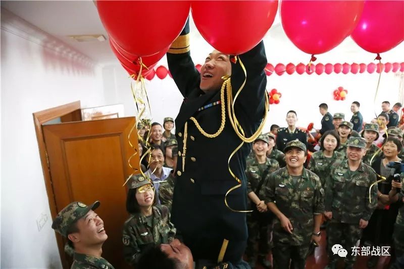经济日报：别再想了，这些兵哥哥结婚了！