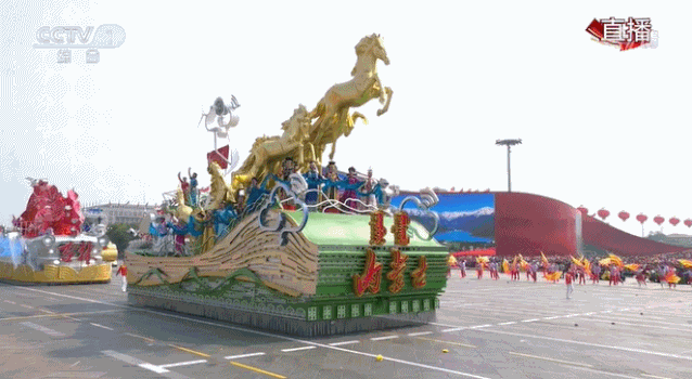 「山西广播电视台融媒体」打卡“彩车”！“我家”的彩车大不同……