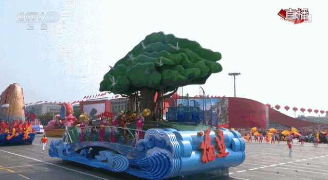 「山西广播电视台融媒体」打卡“彩车”！“我家”的彩车大不同……