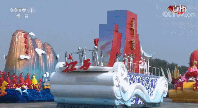 「山西广播电视台融媒体」打卡“彩车”！“我家”的彩车大不同……