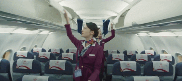 「人民日报」《中国机长》刷屏：“四川8633，收到请回答！”