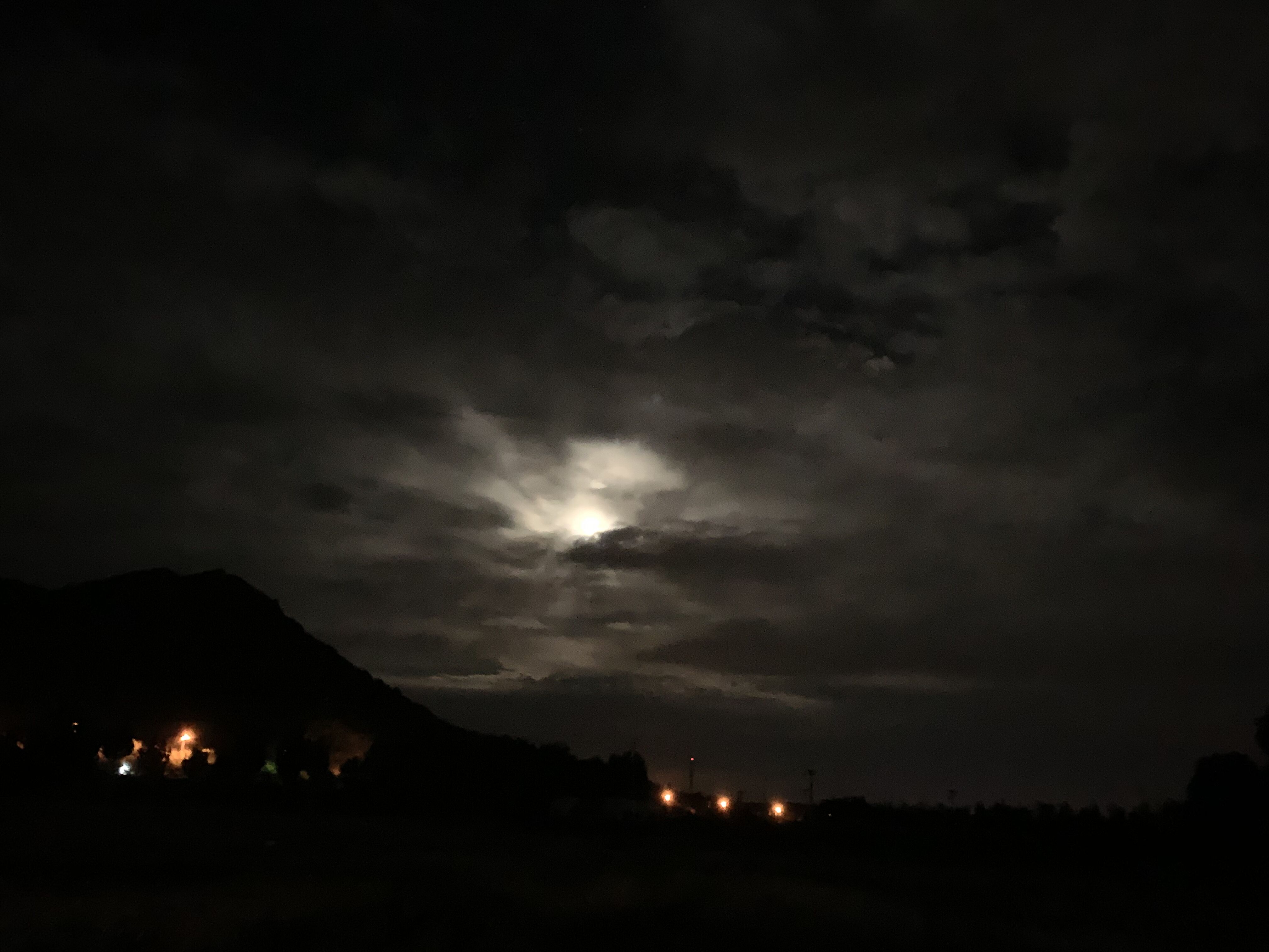 【经济日报】国庆长假期间“月姑娘”将上演“逐星”的“浪漫连续剧”