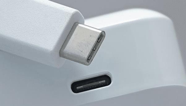 #中国质量万里行#为什么苹果手机从不用Type-C接口，背后的真实原因？