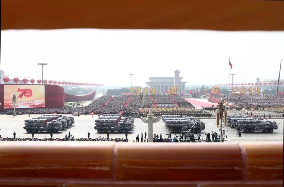 #证券日报#这些精选的国庆照片，值得我们永久收藏！