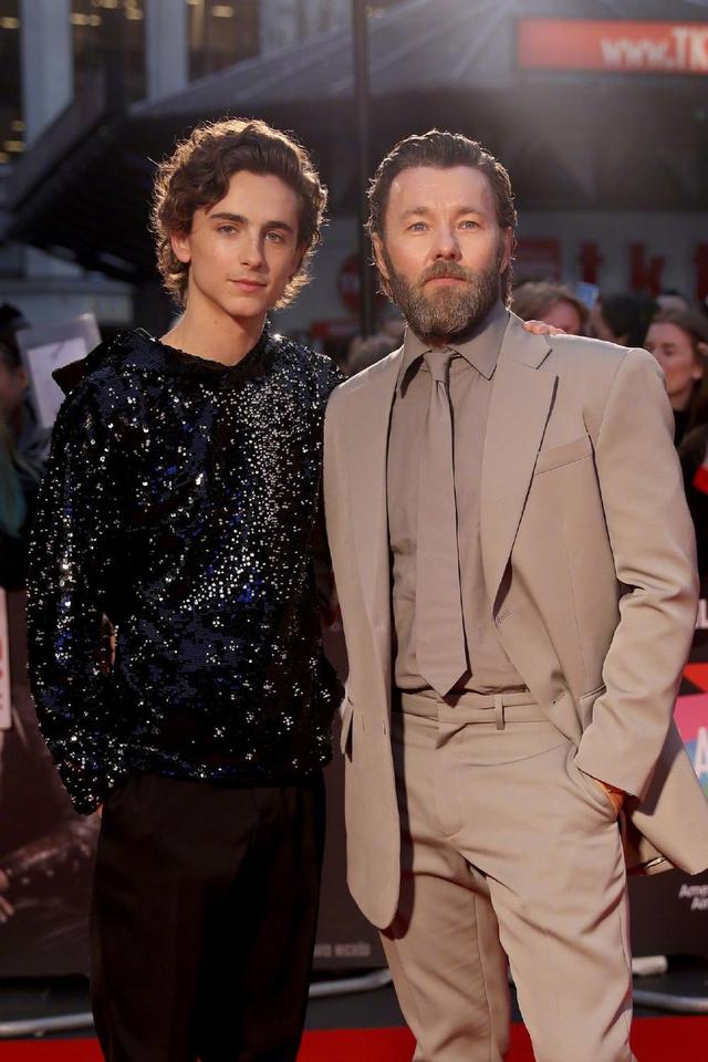 时光网Mtime：甜茶《兰开斯特之王》伦敦电影节首映 俊美少年风度翩翩 德普女儿红毯冷艳压场