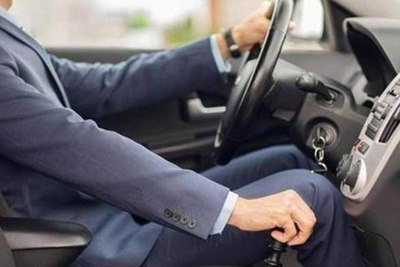 [中国质量万里行]换挡之后，离合器立马放开还是慢慢放？