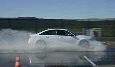 [中国质量万里行]换挡之后，离合器立马放开还是慢慢放？