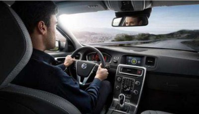 [中国质量万里行]换挡之后，离合器立马放开还是慢慢放？