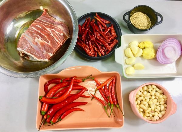 美食熊猫■好拌牛肉酱，拌饭拌面拌菜都可以，提味又下饭，家人顿顿想吃！