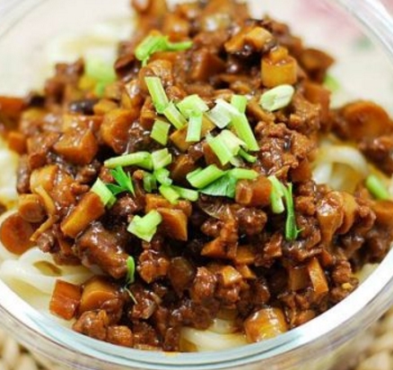 美食熊猫■好拌牛肉酱，拌饭拌面拌菜都可以，提味又下饭，家人顿顿想吃！