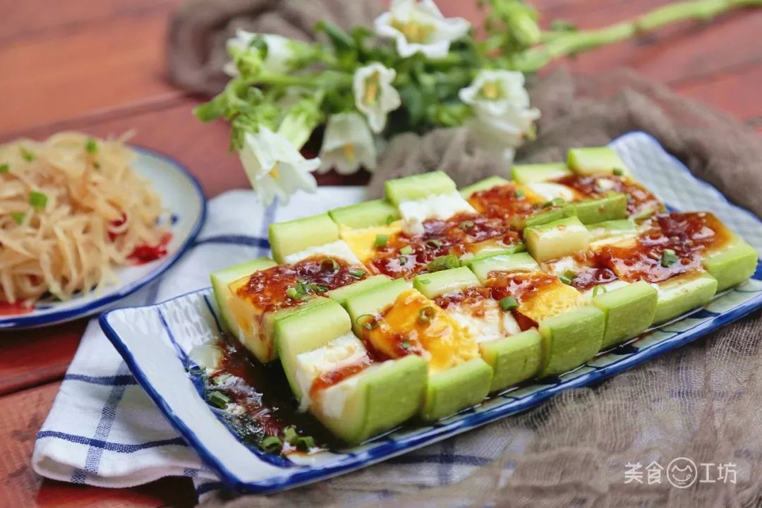 美食工坊：2根西葫芦，4个鸡蛋，不用炒，不用煮，太香了，比吃肉都过瘾