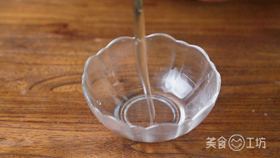 美食工坊：2根西葫芦，4个鸡蛋，不用炒，不用煮，太香了，比吃肉都过瘾