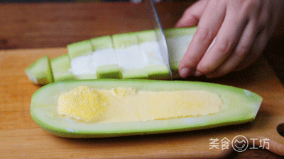 美食工坊：2根西葫芦，4个鸡蛋，不用炒，不用煮，太香了，比吃肉都过瘾