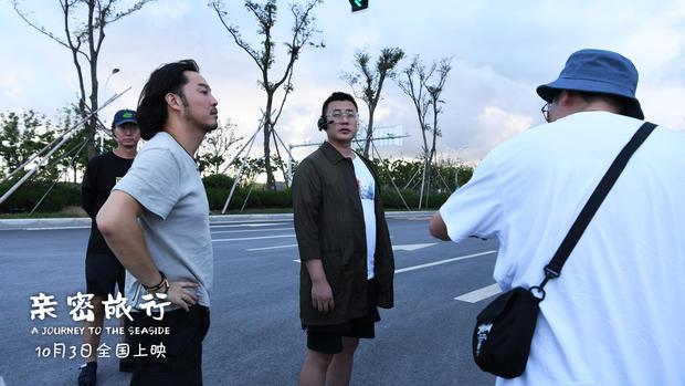 时光网Mtime■沙溢导演《亲密旅行》曝NG特辑 惨遭亲儿子安吉嫌弃 父子片场花式逗趣