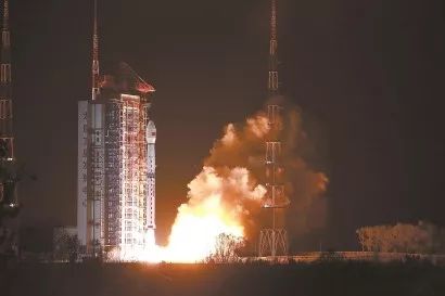 解放日报@上海最低气温跌破20℃！香港警方：中枪的14岁男子涉嫌暴动袭警被捕｜早读