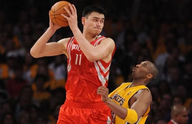 三十年体坛故事■四大主流媒体批莫雷，NBA中方伙伴下架火箭所有内容，损失惨重
