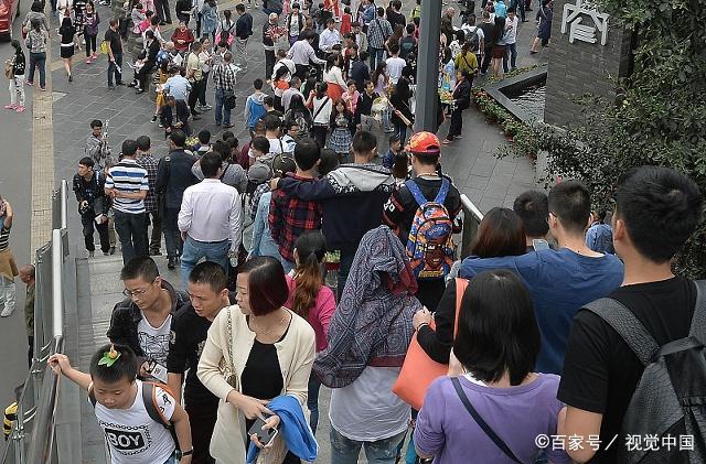 #中国质量万里行#央视网评丨黄金周顽疾：趁节“打劫”乱象为何难除？