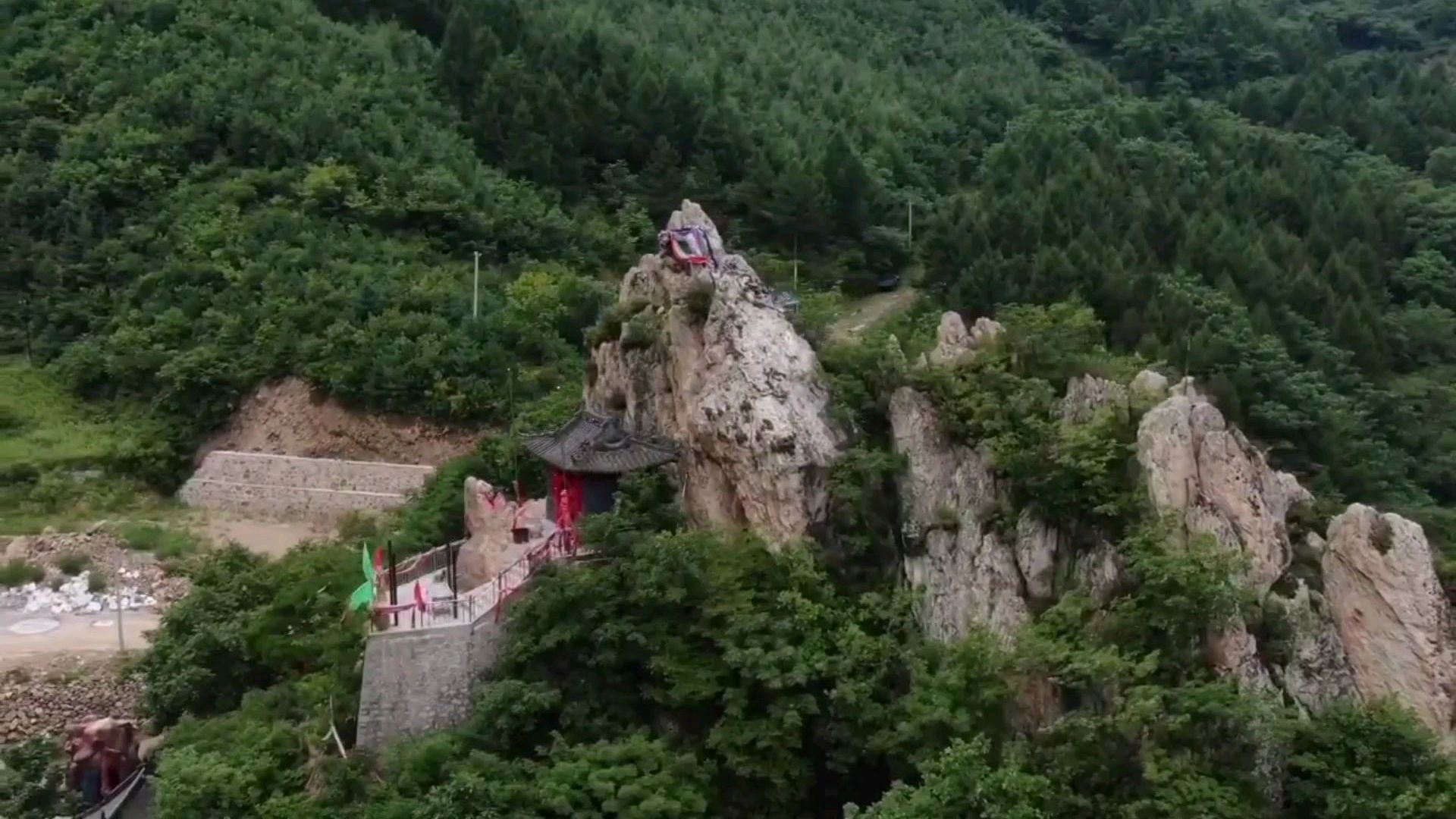 岫岩鸡冠山狐仙庙图片