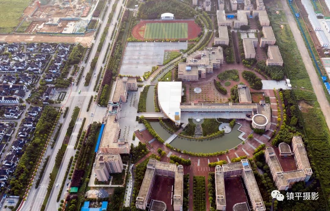 《俯瞰镇平一高》2018年摄影