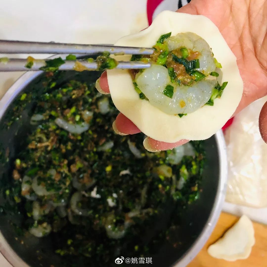 荆楚网■“妈，真的塞不下了……” “还能再塞点！”