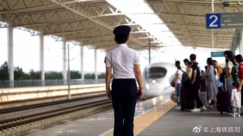 「中国消费者报」“坐过最崩溃的一次火车”……哈哈哈哈哈笑哭了