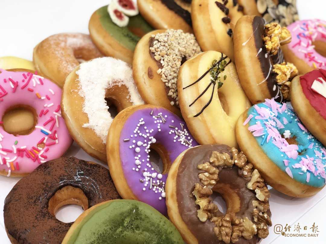 「经济日报」谈恋爱真的可能变胖，越恩爱越胖