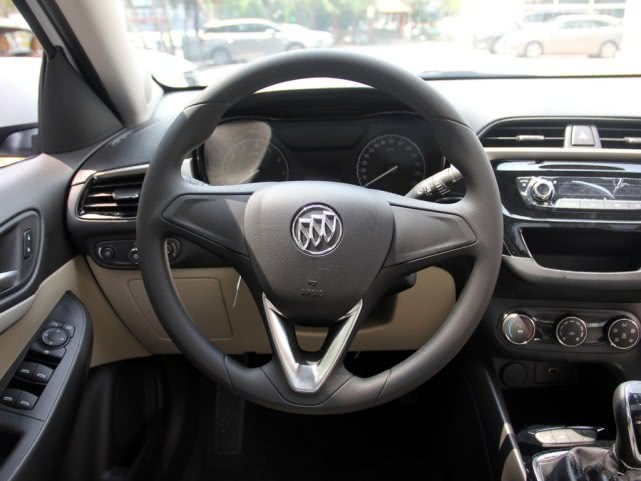 「中国质量万里行」公认“省油王”，每公里3毛1, 标配6气囊，卡罗拉靠边站