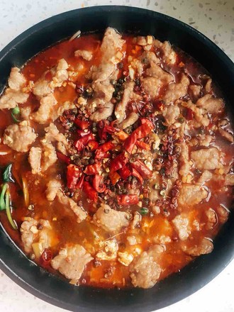 「美食杰一食一刻」饭店最受欢迎的菜，在家做居然这么简单？麻辣鲜香，真是太过瘾！