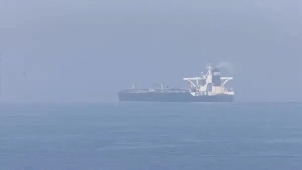 [经济日报]突发！伊朗油轮在红海海域发生爆炸