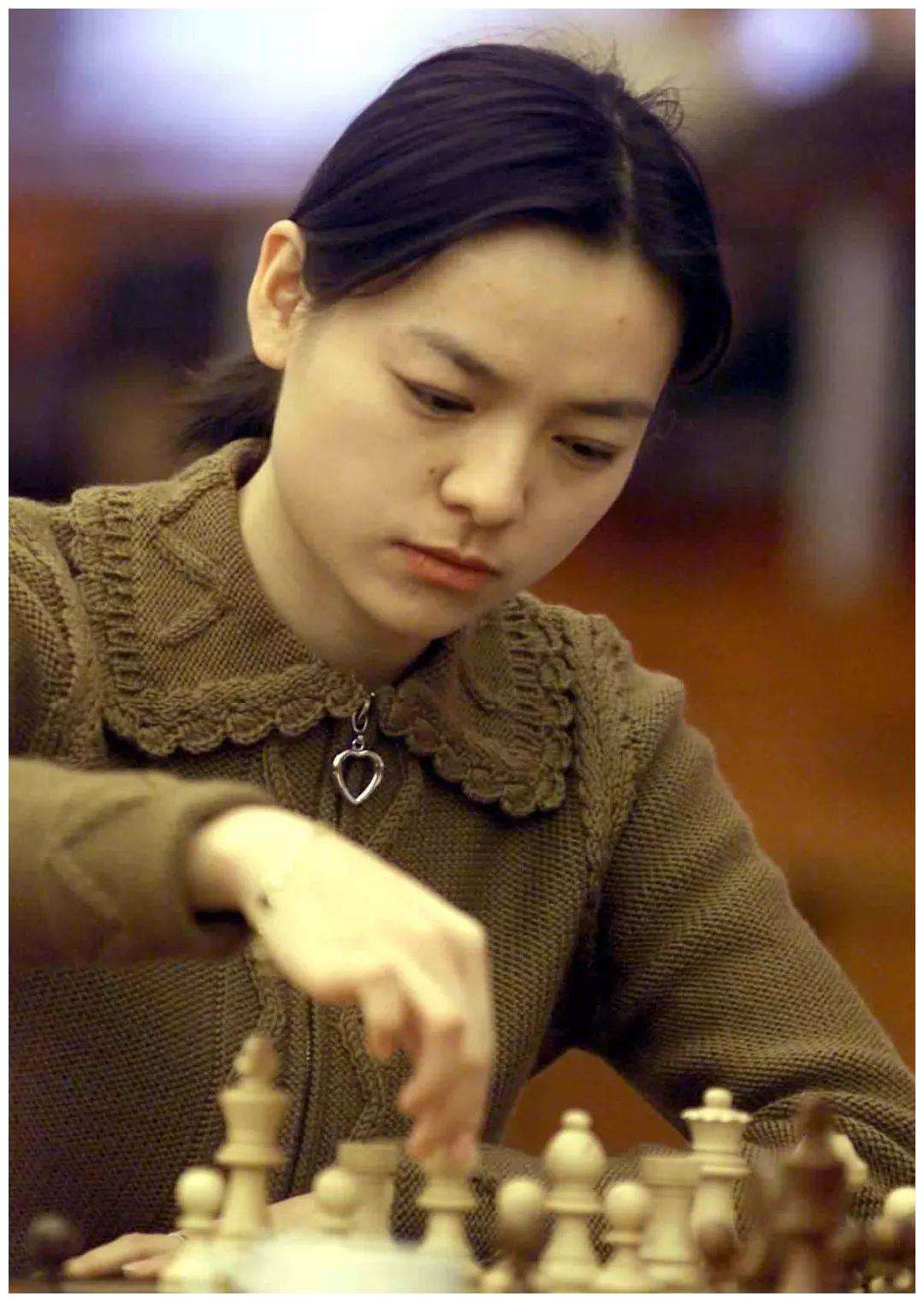 中国棋坛2位巨星诸宸嫁老外弃中国籍聂卫平儿子成日本人