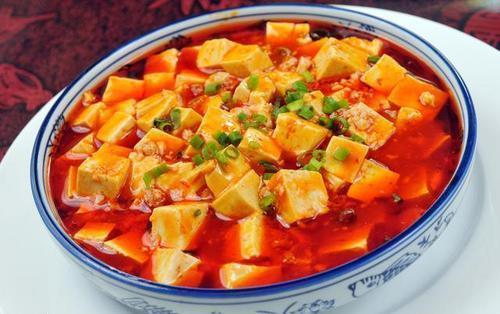 豆腐放一两天就酸了 找碗水泡一泡 过几天吃依旧嫩滑可口 人民号