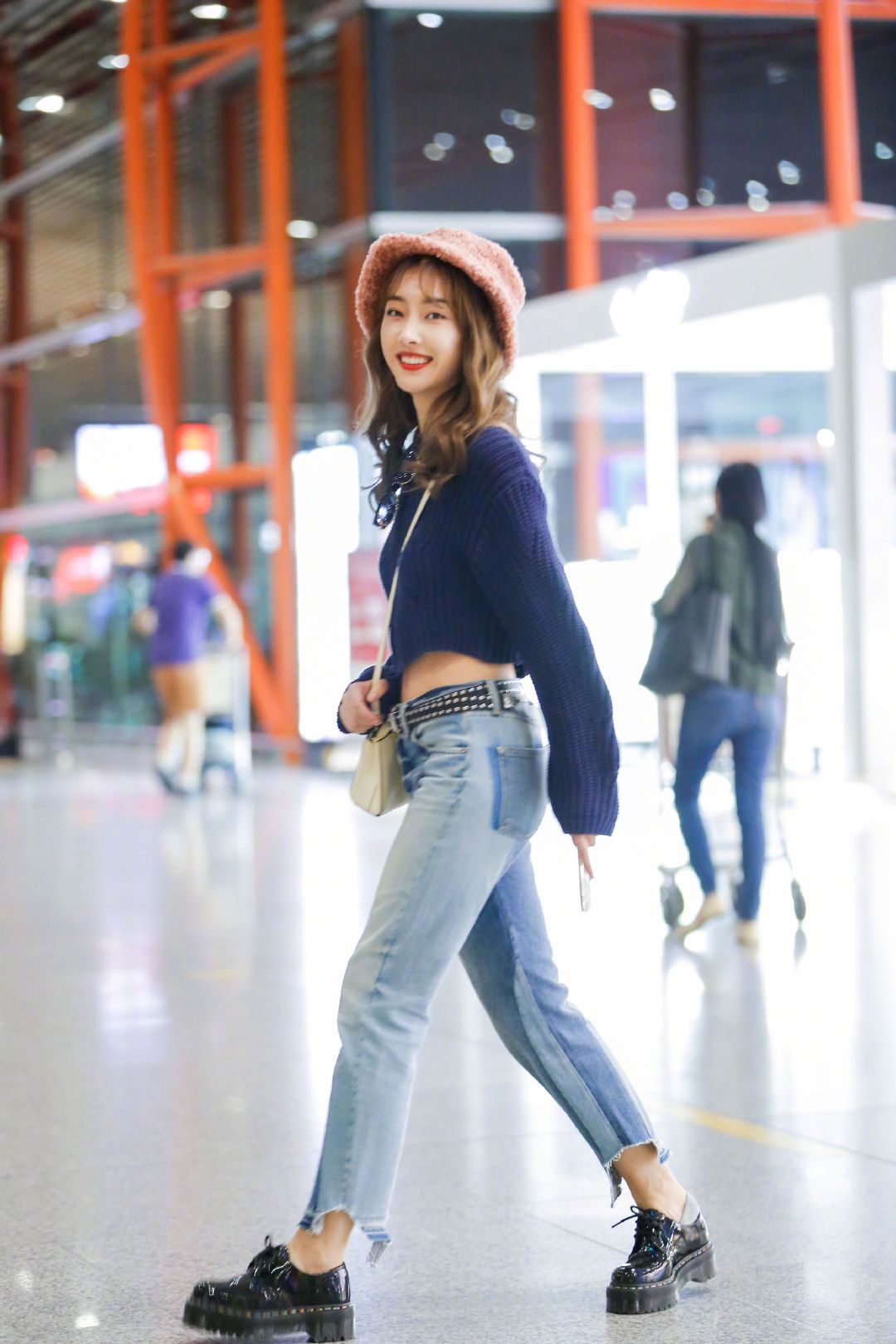 宣璐不经意又秀了一波身材这女神范腿精真的要粉嫩哭了