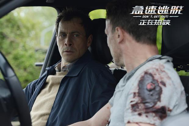 「时光网Mtime」急速飙车！密闭空间！定时炸弹！悬疑电影《急速逃脱》曝正片片段