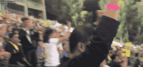 「体育谈资」逼平中国后，菲律宾球迷狂欢庆祝，国足众将落寞离场太扎心