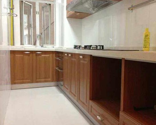 「中国质量万里行」厨房装修时，我爸非要让师傅多做一条“踢脚线”，入住才知好处多