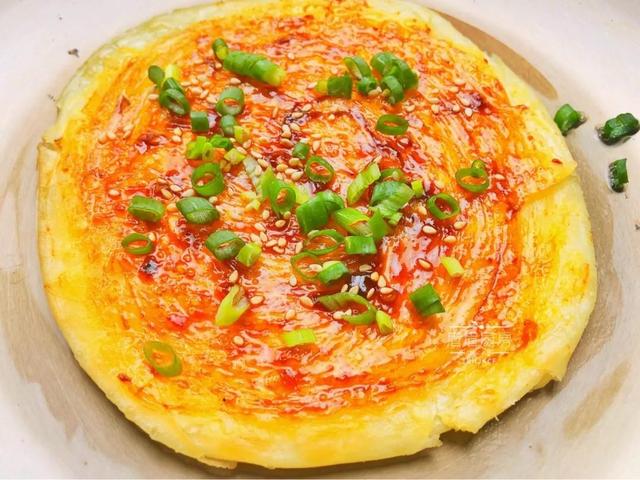 【豆果美食】国民小吃酱香饼，不用揉面平底锅就能做，把熬酱的配方学会就行了