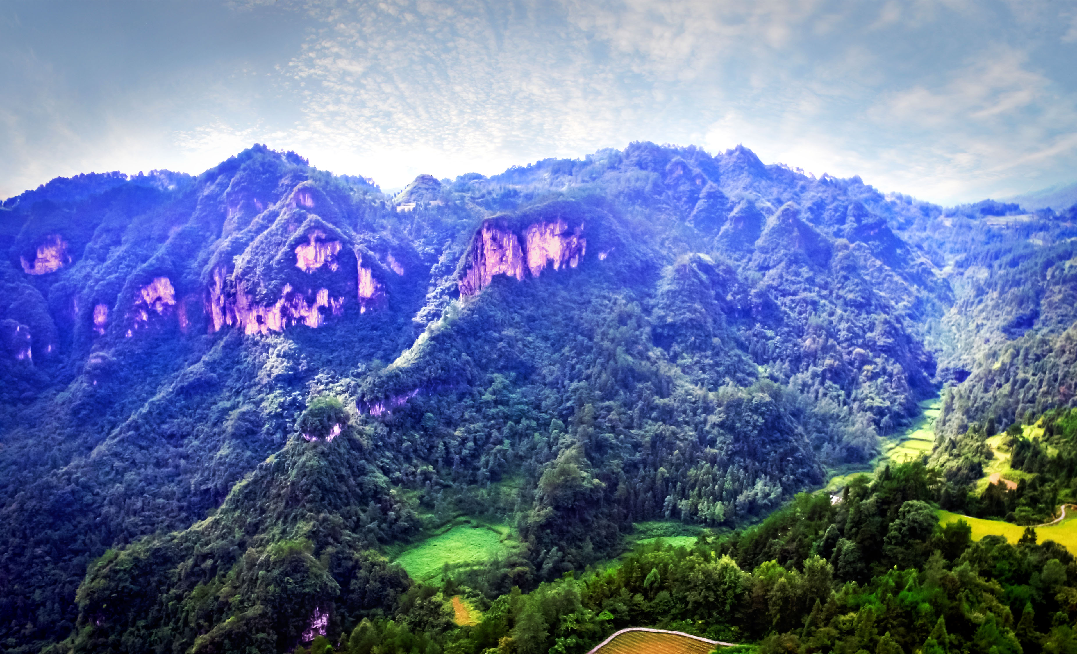 十八洞村航拍片被绣成湘绣图,实属难得