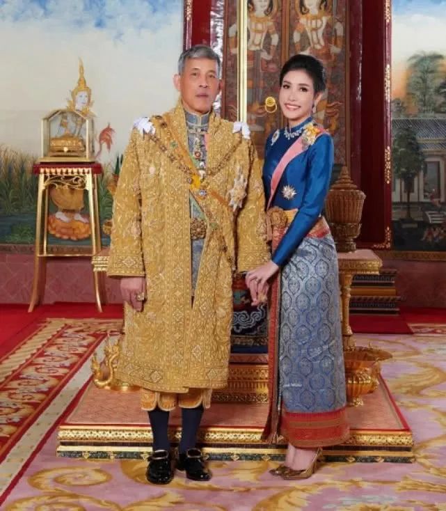 「半岛晨报」仅3个月，泰国王妃被剥夺全部头衔！王室通告称其对“国王不忠”