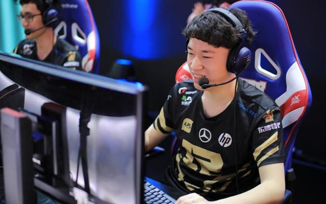 小虎2215伤害有多低史上仅4人能匹敌faker玩宝石都不止这点