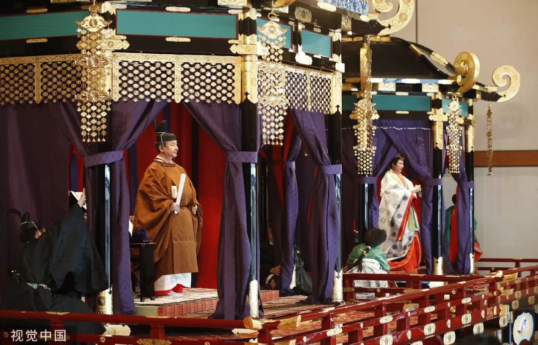 「环球时报」日本新天皇即位，宝座上有9只中国神鸟