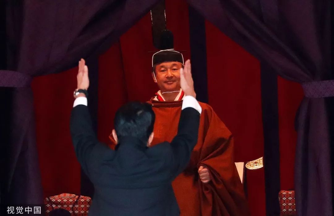 「环球时报」日本新天皇即位，宝座上有9只中国神鸟