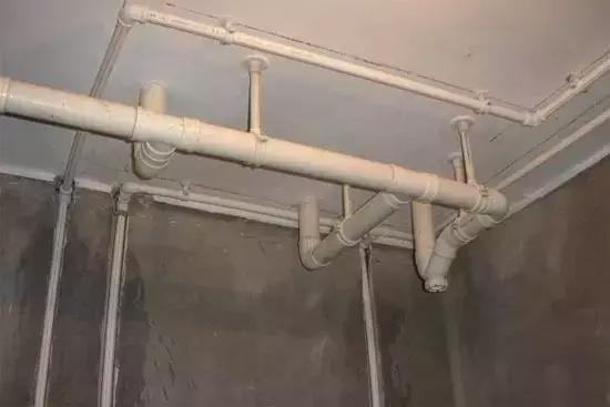 中国质量万里行■卫生间到底应该怎么设计水管和电线？看完再装才不会撬砖重来