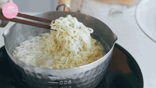 颖涵的快厨房■泡面还能这样吃，解锁4种隐藏吃法