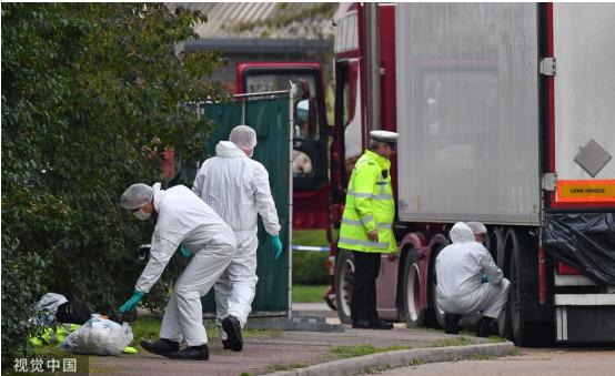 「纵相新闻」“死亡货车”引起全世界关注，英国法医详解如何确认遗体身份