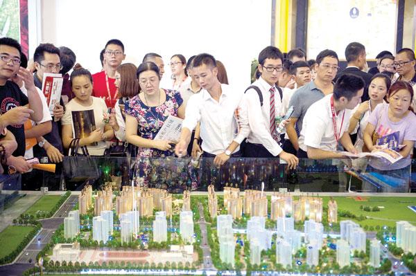 中国质量万里行：“房产销售人员月入上万，知情人透露：女生尽可能别干这行”