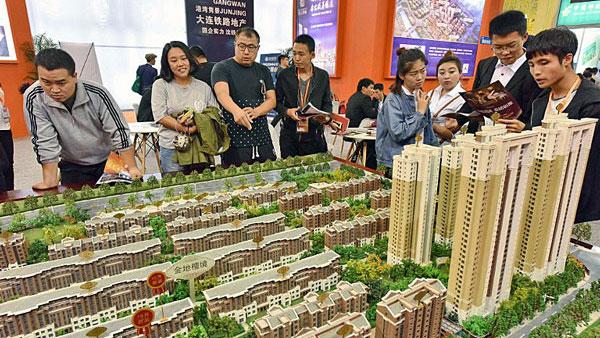 中国质量万里行：“房产销售人员月入上万，知情人透露：女生尽可能别干这行”