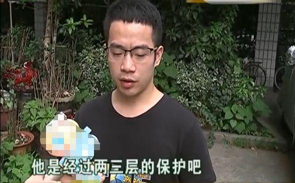 「中国质量万里行」男子快件迟迟没收到，让给客服查情况，客服：我们把它就地销毁了