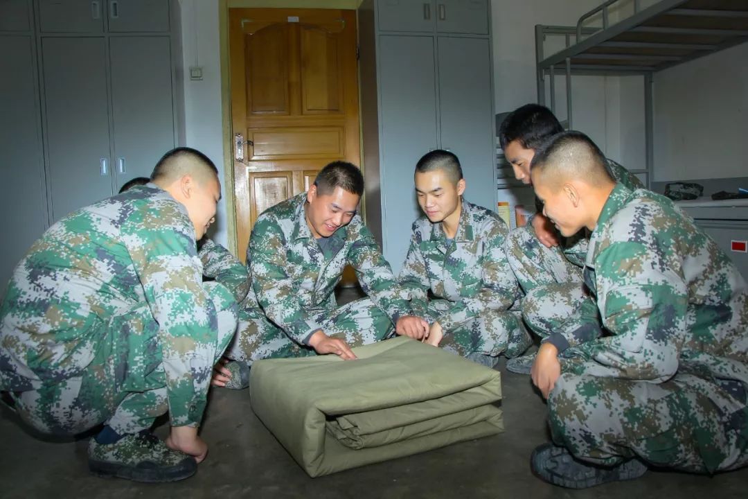 人民陆军：提前退伍再入伍！武警上等兵当陆军新兵