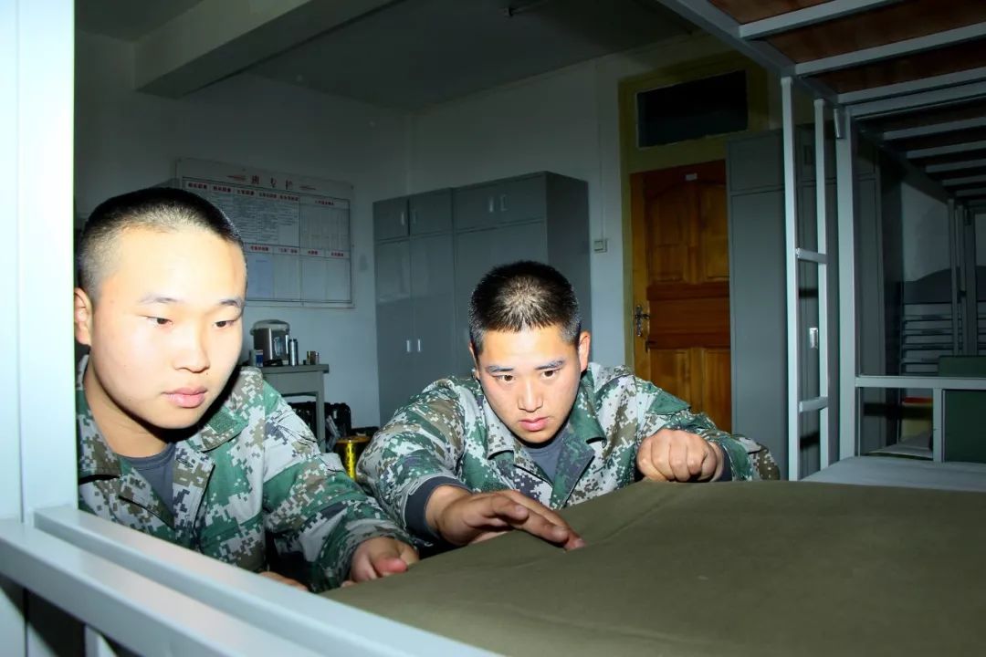 人民陆军：提前退伍再入伍！武警上等兵当陆军新兵