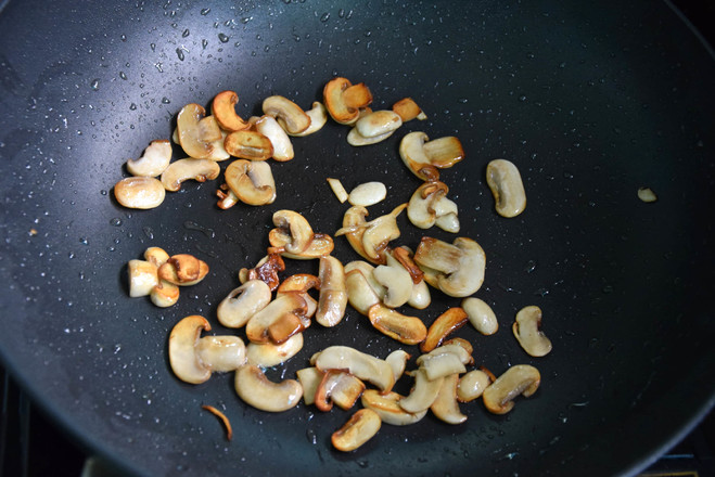 美食杰一食一刻：天冷最应该吃的一个菜，五块钱能买两斤，营养又好吃，全家都喜欢